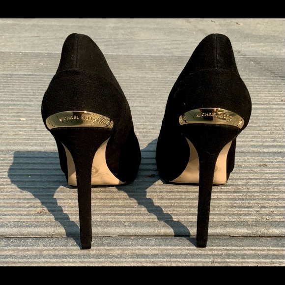 Micheal Kors Heels - Picture 3 of 4